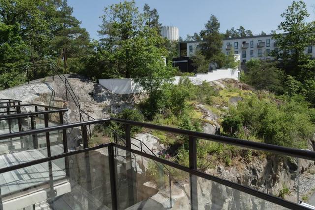 Modernt loft på Lidingö, Stockholm med balkong och gratis parkering